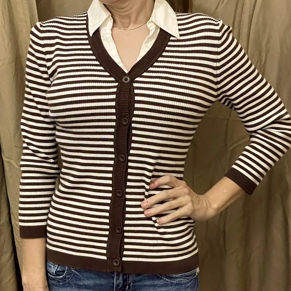 Striped sweater. Hannah brand. Women’s M.